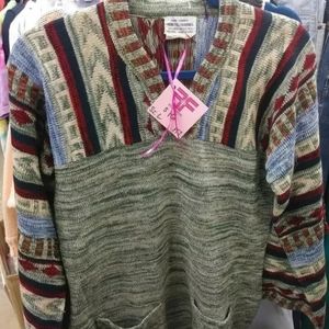 VTG Hand Loom Sweater w/ Hood